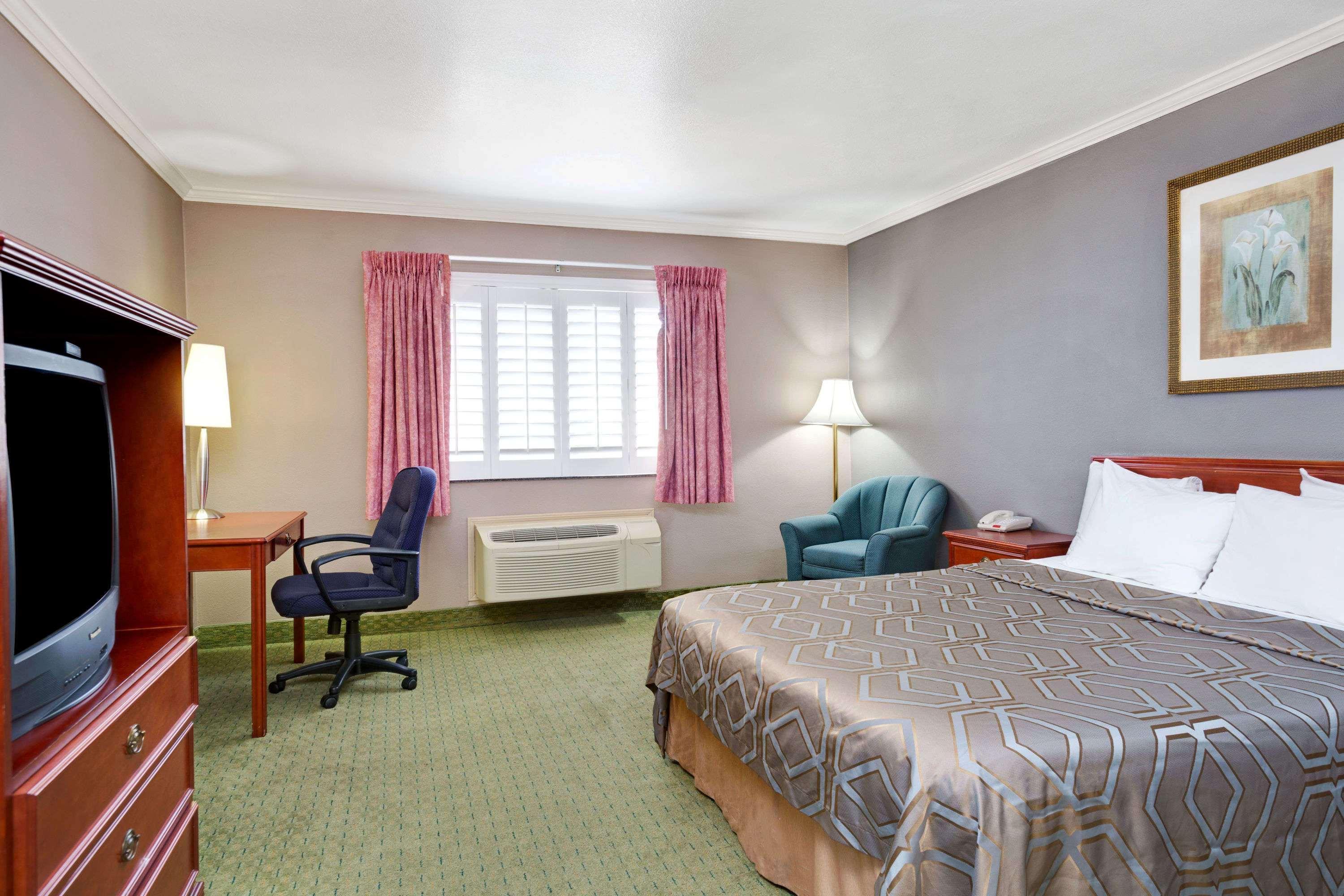 Days Inn By Wyndham West Covina Eksteriør bilde