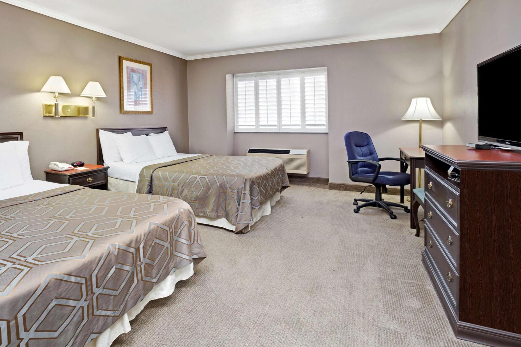 Days Inn By Wyndham West Covina Eksteriør bilde